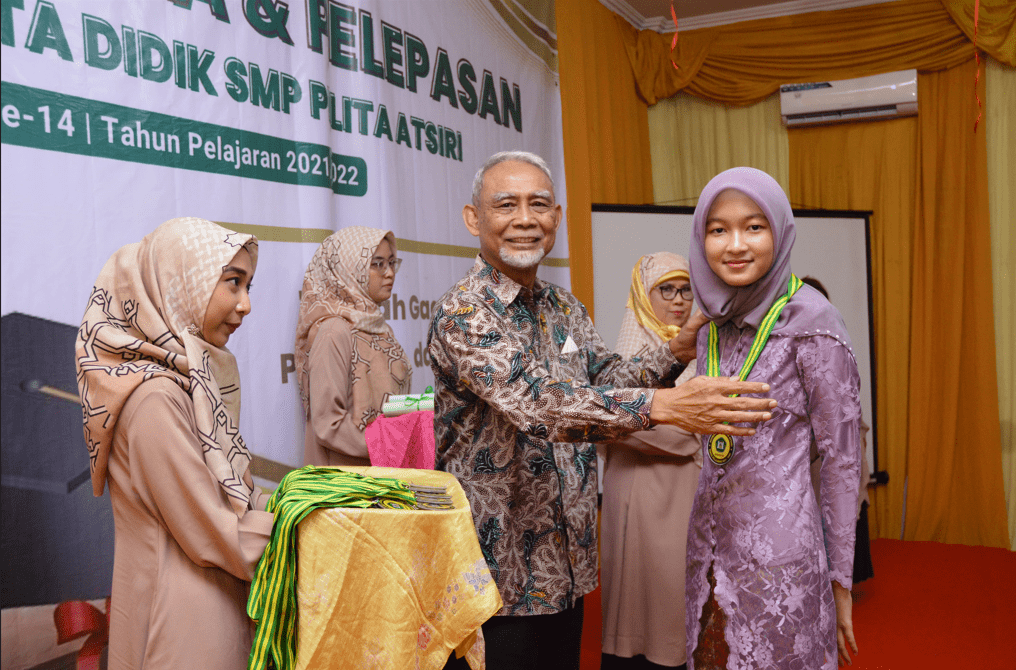 YMPP - Wisuda & Pelepasan Kelas IX SMP Pelita Atsiri Angkatan Ke-14 TP 2021/2022